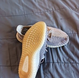 Men's Yeezy Sneakers, Beige Size 10 $125